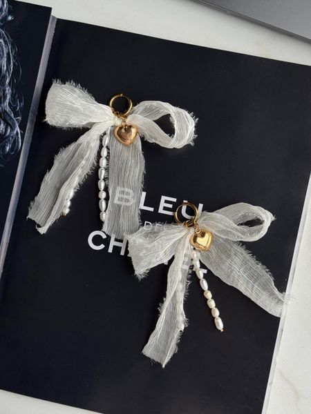 WHITE SWAN EARRINGS
