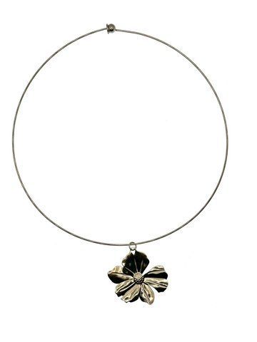 Pendant on a metal string-flower